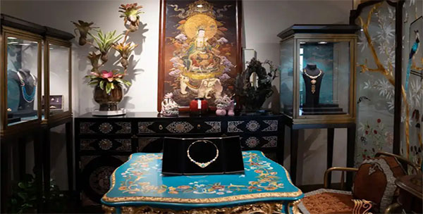 ���з������Ļ��Ų����� չ�ֶ����鱦�Ļ�����